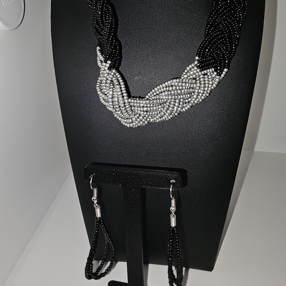 Black and Silver Beaded Necklace Set